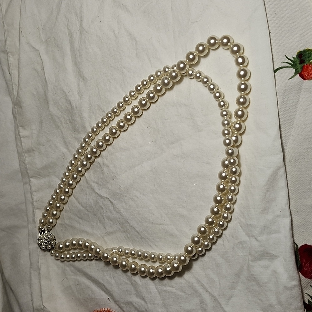 Vintage double strand classy faux pearl necklace